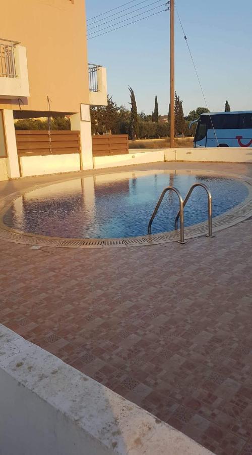 Andris Apartment Paralimni Dış mekan fotoğraf