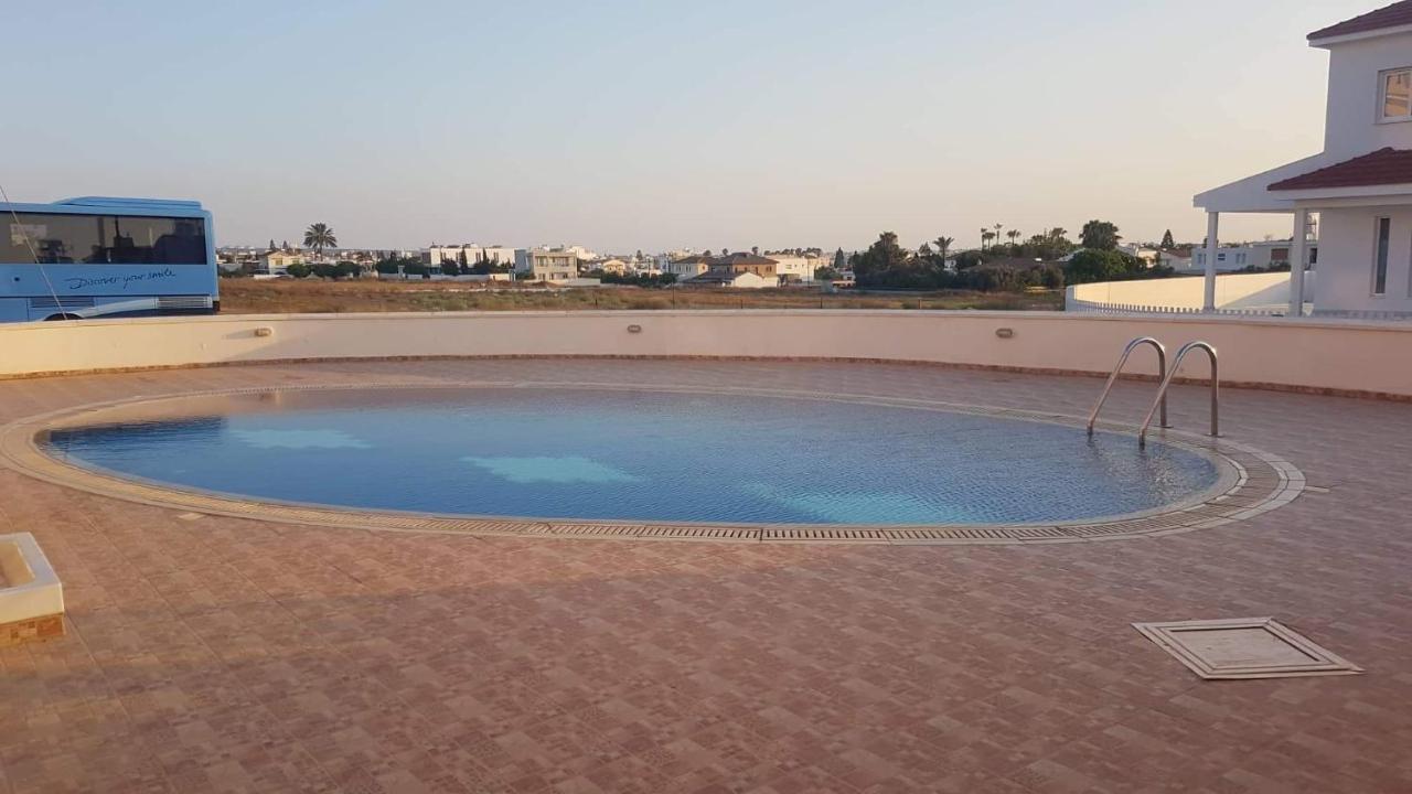 Andris Apartment Paralimni Dış mekan fotoğraf