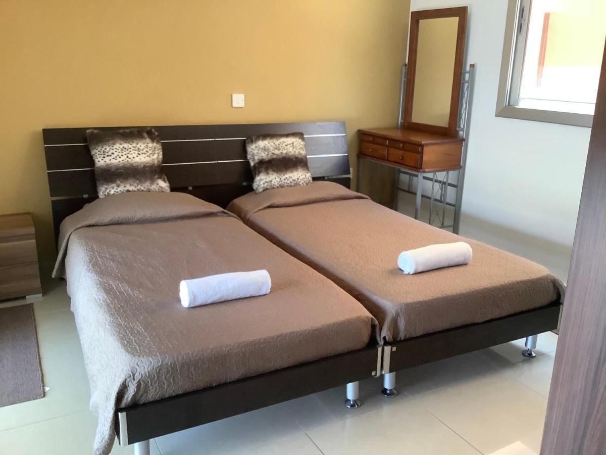 Andris Apartment Paralimni Dış mekan fotoğraf